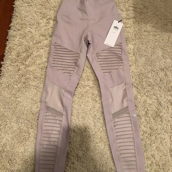 Alo Yoga High Waist Moto Legging Lavender Cloud - Picture 3 of 8